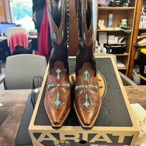 ladies cowboy boots size 7.5 b